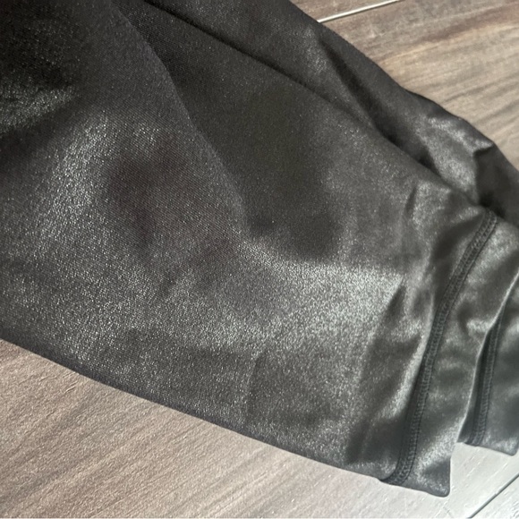 Lululemon shiny sparkly leggings (limited edition) just squished lol - Picture 2 of 5